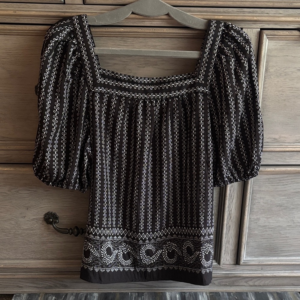 Ann Taylor Black and White Square-Neck Peasant Top